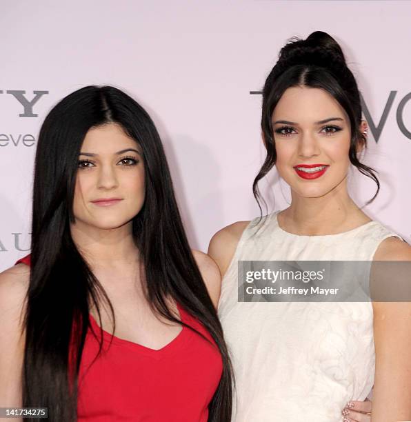 Kendall Jenner and Kylie Jenner rrive at "The Vow" Los Angeles Premiere at Grauman's Chinese Theatre on February 6, 2012 in Hollywood, California.