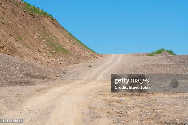 dirt road - daily life in dalian stock pictures, royalty-free photos & images