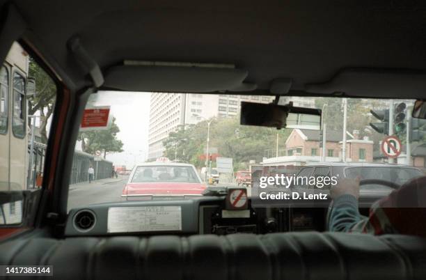 hong kong traffic from taxi - decades the 1980s stock pictures, royalty-free photos & images