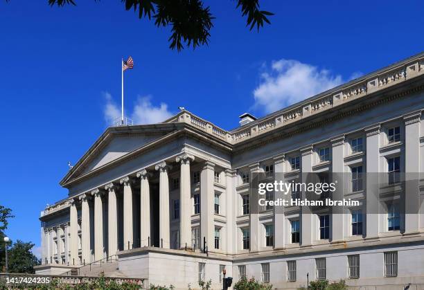 united states treasury department building, washington dc, usa - treasury stock-fotos und bilder