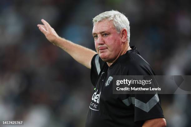 Steve Bruce, manager of West Bromwich Albion gives instructions during to the Carabao Cup Second Round match between Derby County and West Bromwich...