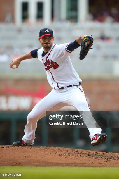 Charlie Morton of the Atlanta Braves pitches against the Houston Astros in the second inning at Truist Park on August 21, 2022 in Atlanta, Georgia.