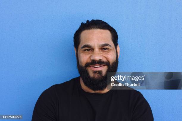 retrato de un hombre aborigen australiano - etnia aborigen australiana fotografías e imágenes de stock