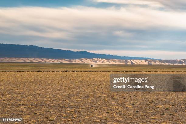 mongolia in the summer - gobi gurvansaikhan national park stock pictures, royalty-free photos & images