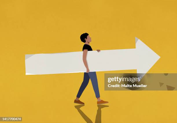 man carrying paper arrow on yellow background - 好奇心点のイラスト素材／クリップアート素材／マンガ素材／アイコン素材