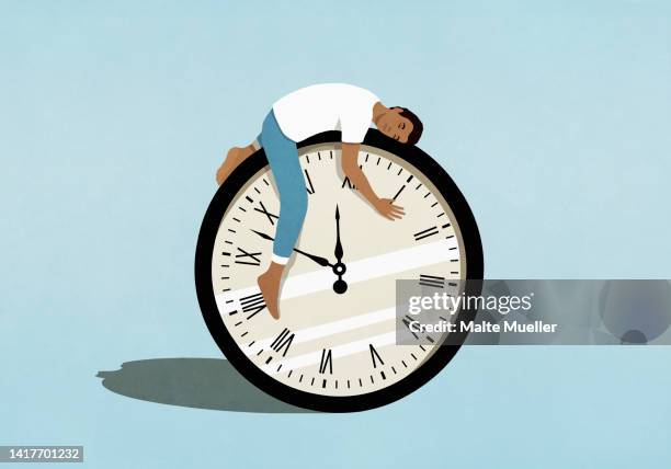 ilustraciones, imágenes clip art, dibujos animados e iconos de stock de man sleeping on top of clock - ojos cerrados