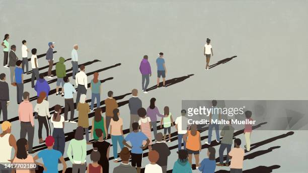 people walking away from large crowd - 群集点のイラスト素材／クリップアート素材／マンガ素材／アイコン素材