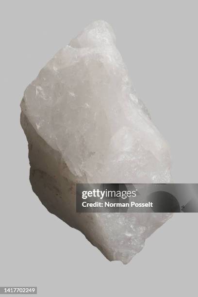 close up white quartz on white background - quartz stockfoto's en -beelden