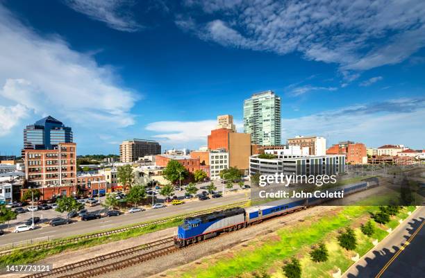 durham, north carolina, downtown - durham north carolina stock-fotos und bilder