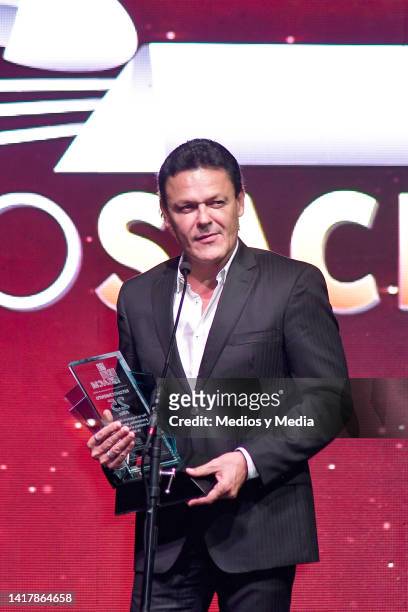 Pedro Fernandez speaks during of 'Exito SACM 2022 Awards' at Centro Cultural Roberto Cantoral on August 24, 2022 in Mexico City, Mexico.