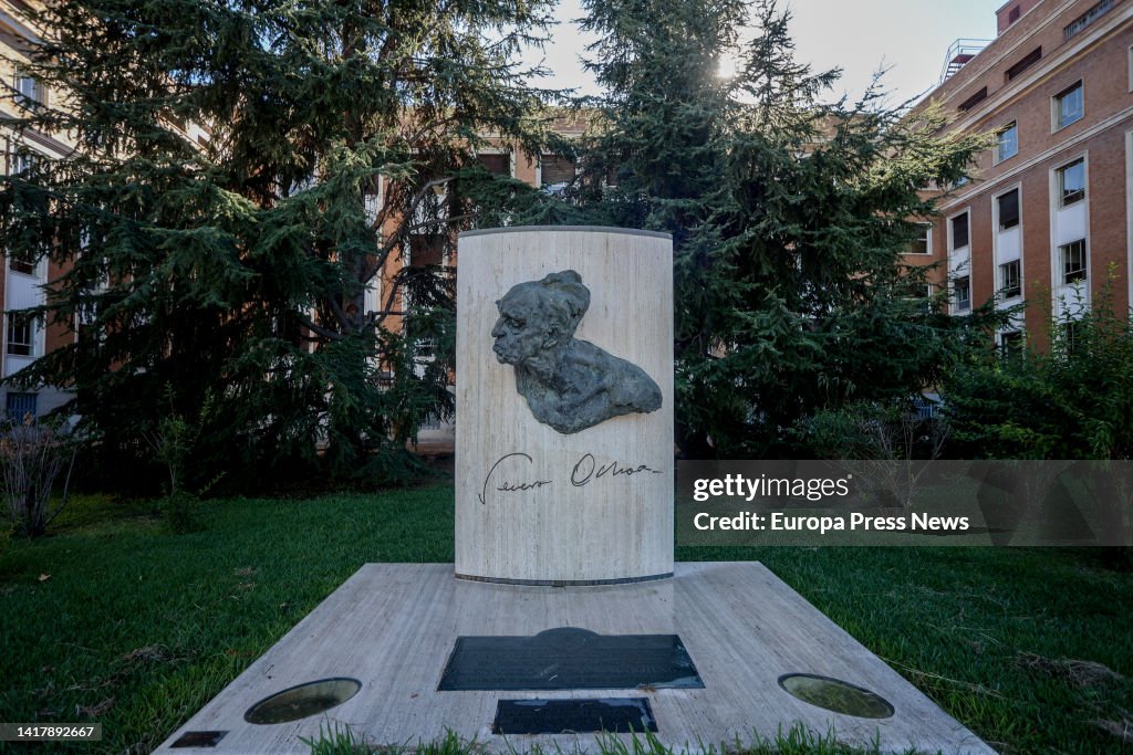 From Hippocrates To Gregorio Marañon Or Isabel Zendal, The Trace Of Medicine In The Streets Of Madrid