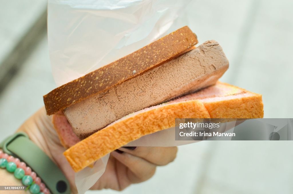 Ice cream sandwich