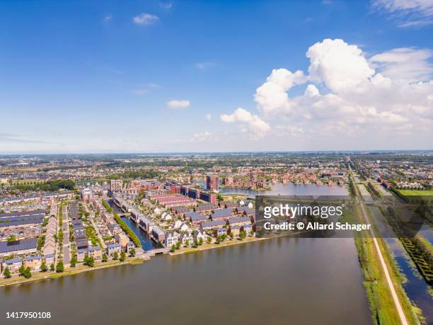 carbon neutral residential neighbourhood in heerhugowaard netherlands - heerhugowaard stock pictures, royalty-free photos & images