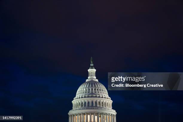 the u.s. capitol building - legislative election foto e immagini stock