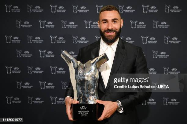 Karim Benzema of Real Madrid CF poses for a photograph with the UEFA Men's Player of the Year Award after the UEFA Champions League 2022/23 Group...