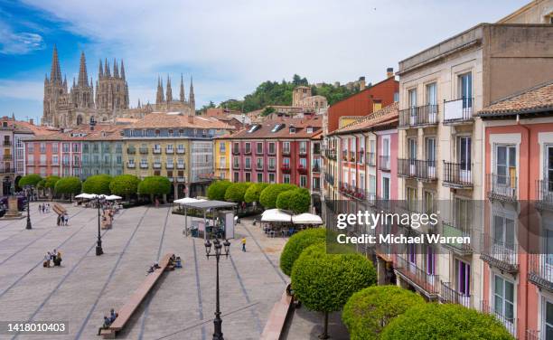 burgos plaza mayor and cathedral - 布爾戈斯 個照片及圖片檔