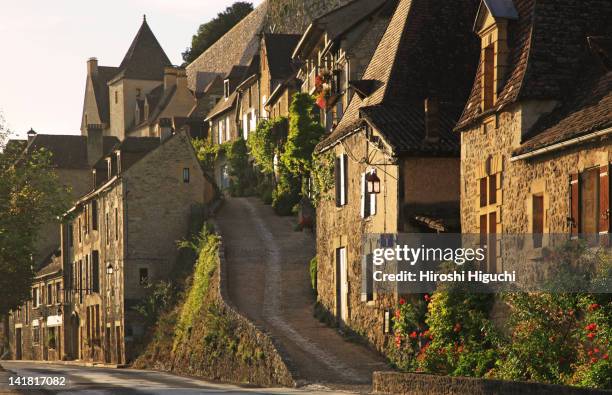 beynac-et- cazenac in dordogne valley, dordogne, france - dordogne aquitanien stock-fotos und bilder