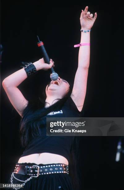 Evanescence, Amy Lee, Pinkpop Festival, Landgraaf, Holland, 9th June 2003.