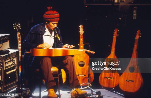 Ben Harper playing Weissenborn lap slide guitar, Ancienne Belgique , Brussels, Belgium, 22nd October 1997.