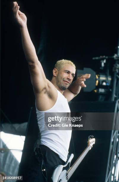 Bloodhound Gang, 'Evil' Jared Hasselhoff, Beach Festival, Zeebrugge, Belgium, 15th July 2000.