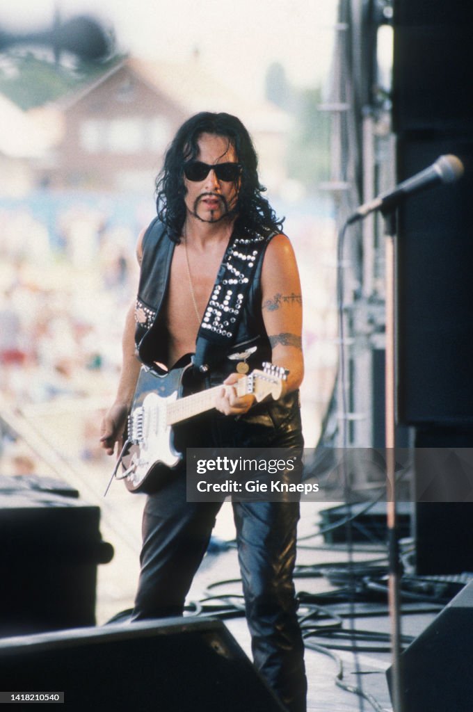 Dave Stewart & The Spiritual Cowboys, Dave Stewart of Eurythmics