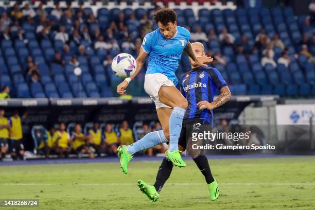 Felipe Anderson of SS Lazio scores the opening goal during the Serie A match between SS Lazio and FC Internazionale at Stadio Olimpico on August 26,...