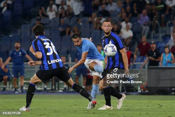 Pedro of SS Lazio scores their team's third goal during the Serie A match between SS Lazio and FC Internazionale at Stadio Olimpico on August 26,...