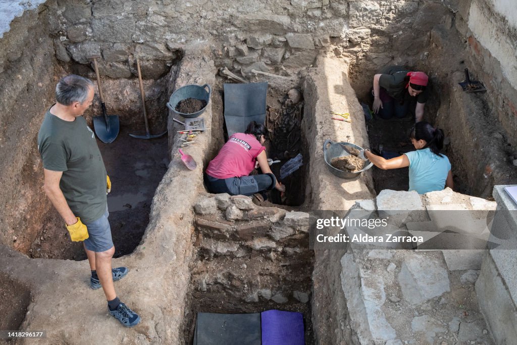 Bodies From Spanish Civil War Excavated From Graves In Madrid