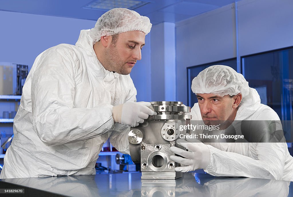 Space technician working in aerospace industry ( w