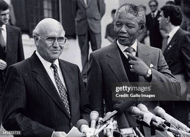 May 6,1990: President F.W. De Klerk and Nelson Mandela during negotiations between the government and the ANC.