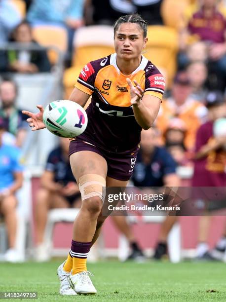 Nita Maynard of the Broncos passes the ball during the round two NRLW match between Brisbane Broncos and Sydney Roosters at Suncorp Stadium, on...