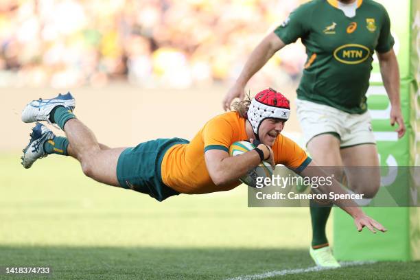 Fraser McReight of the Wallabies scores a try during The Rugby Championship match between the Australian Wallabies and the South African Springboks...