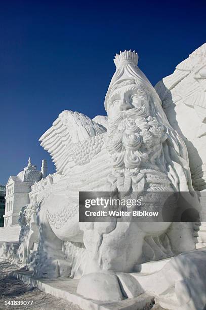 father christmas, international sun island snow sculpture art fair, china - harbin winter - fotografias e filmes do acervo