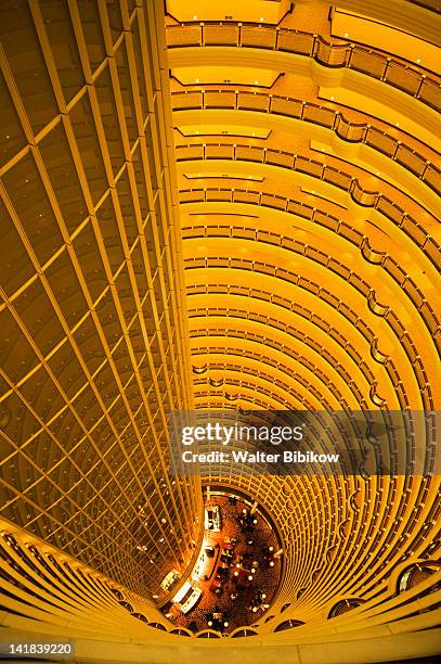 jin mao tower, shanghai, china - grand hyatt shanghai hotel stock pictures, royalty-free photos & images