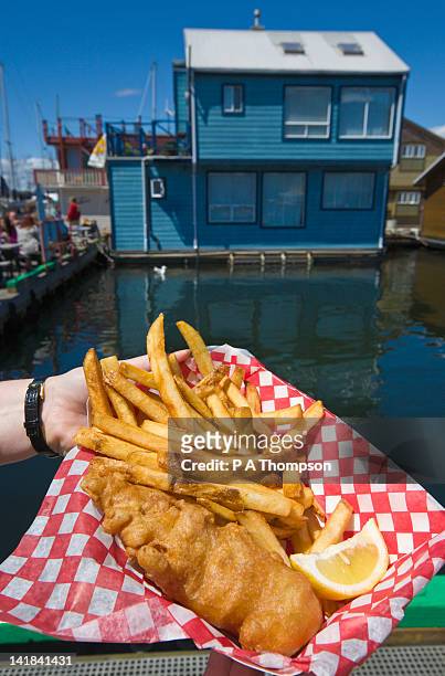 fish and chips, fishermans wharf, victoria, vancouver island, british columbia, canada. mr - fish & chips stock-fotos und bilder