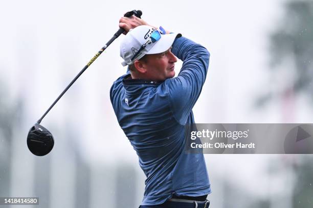 Steven Tiley of Great Britain plays his tee shot on the 1st hole on Day Three of the Dormy Open at Österåkers Golfklubb on August 20, 2022 in...