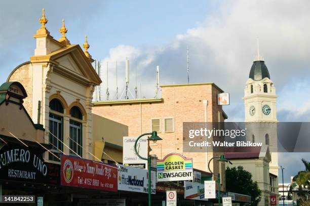 australia-queensland-fraser coast-bundaberg: town view along burbong street - バンダバーグ ストックフォトと画像