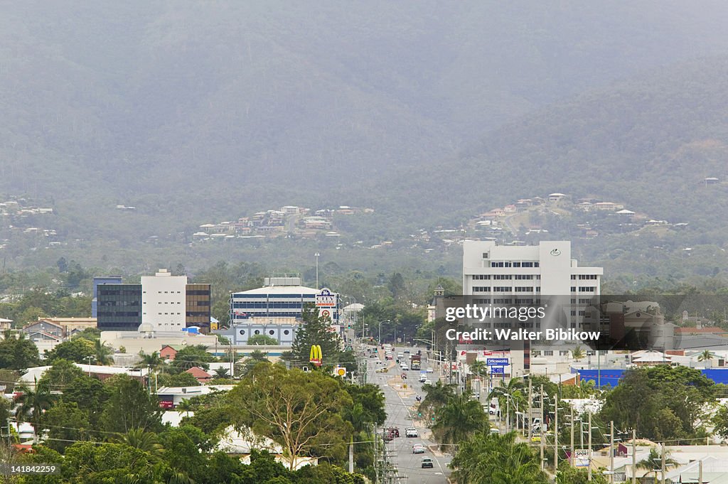 AUSTRALIA-Queensland-CAPRICORN COAST-Rockhampton: City View along Fitzroy Street
