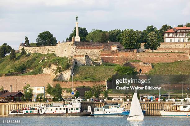 serbia-belgrade: danube river barges and kalemegdan citadel - belgrade fortress stock pictures, royalty-free photos & images