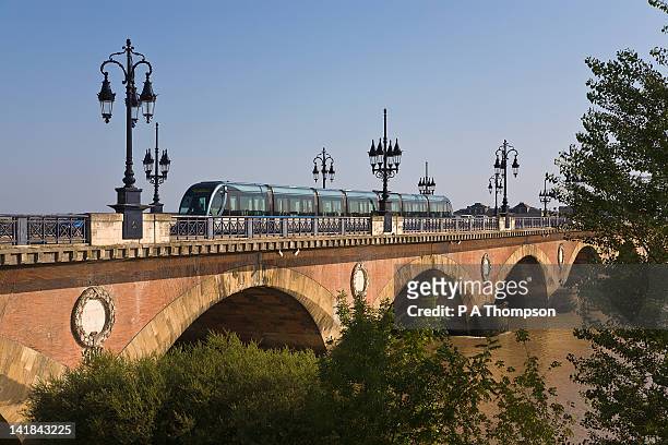 pont de pierre, bordeaux, gironde, france - garonne stock pictures, royalty-free photos & images
