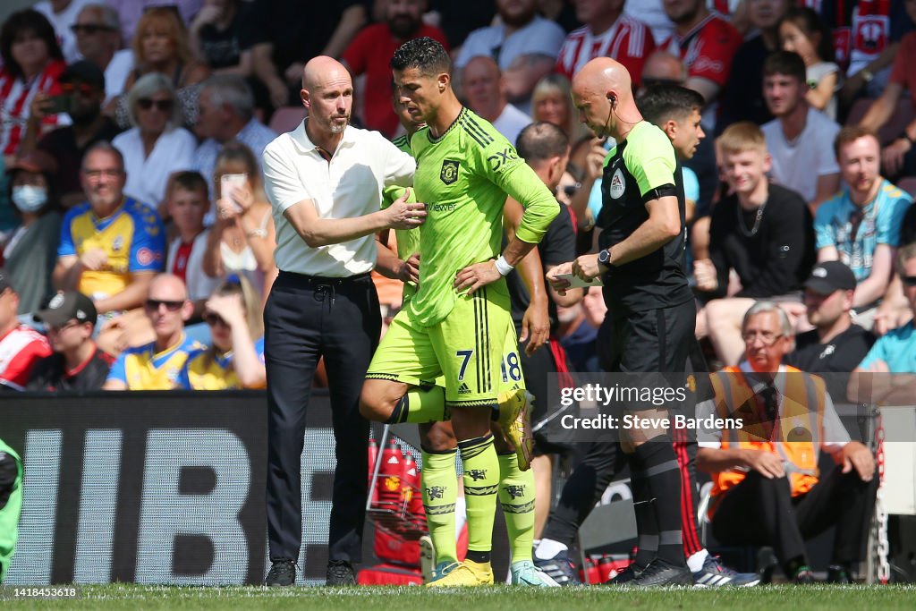Southampton FC v Manchester United - Premier League