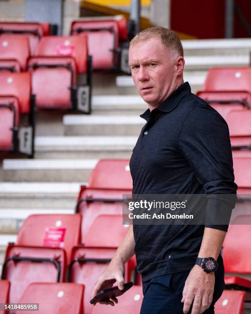 Paul Scholes arrives ahead of the Premier League match between Southampton FC and Manchester United at Friends Provident St. Mary's Stadium on August...