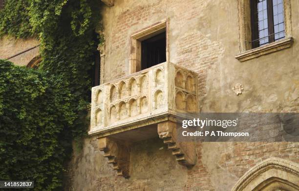 juliets balcony, verona, veneto, italy - juliet capulet stock pictures, royalty-free photos & images