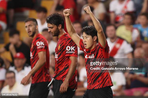 Kang In Lee of RCD Mallorca celebrates scoring their second goal during the LaLiga Santander match between Rayo Vallecano and RCD Mallorca at Campo...
