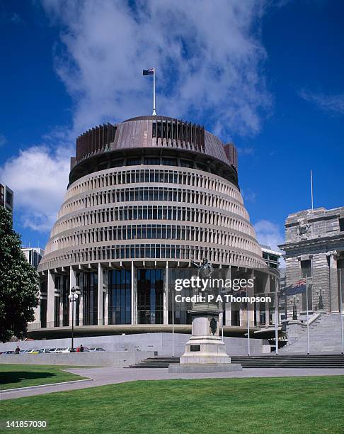 parliament building, wellington, north island, new zealand - beehive new zealand 個照片及圖片檔