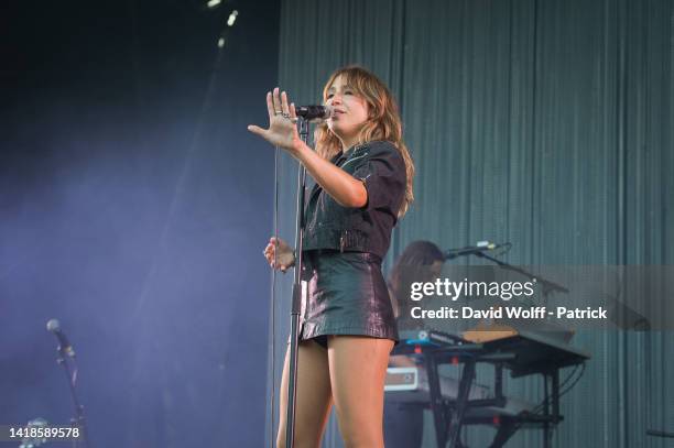 Izia performs during Rock en Seine Festival on August 27, 2022 in Saint-Cloud, France.