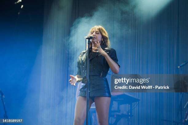 Izia performs during Rock en Seine Festival on August 27, 2022 in Saint-Cloud, France.