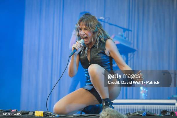 Izia performs during Rock en Seine Festival on August 27, 2022 in Saint-Cloud, France.
