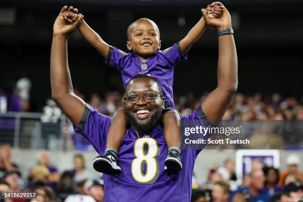 Little Raves Fan 3,908 Baltimore Ravens Fans Stock Photos, High-Res Pictures, and Images ...