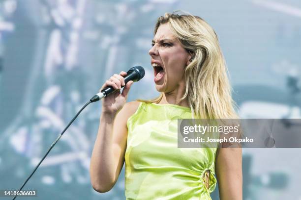Ellie Rowsell of Wolf Alice attends Reading Festival day 2 on August 27, 2022 in Reading, England.